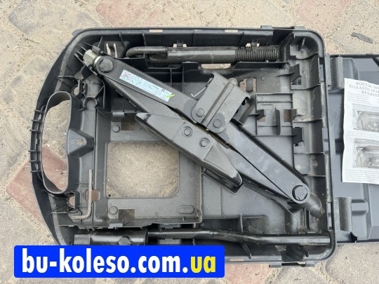 Домкрат Renault Trafic III Opel Vivaro 995508795R 93450861