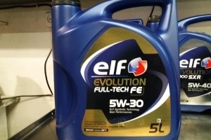 Моторное масло ELF 900 Full-Tech Fe 5W30 5 л