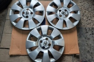 Оригинальные колпаки Toyota Yaris 15  42602-0D080