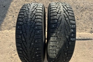 Шини 235/65R17 зимові Nokian 2 шт