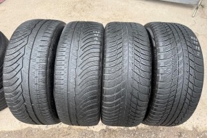 Шини зимові 225/45R18 2 шт Michelin 2 шт Bridgestone