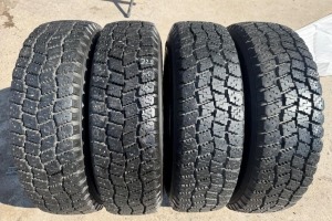Шини всесезонні LT225/75R16 Nokian 