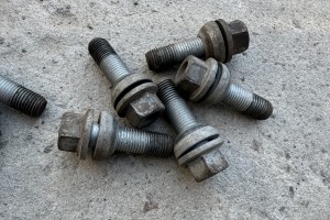 Болт колісний M14х1,5x35 сфера рухома ключ 19 Porsche